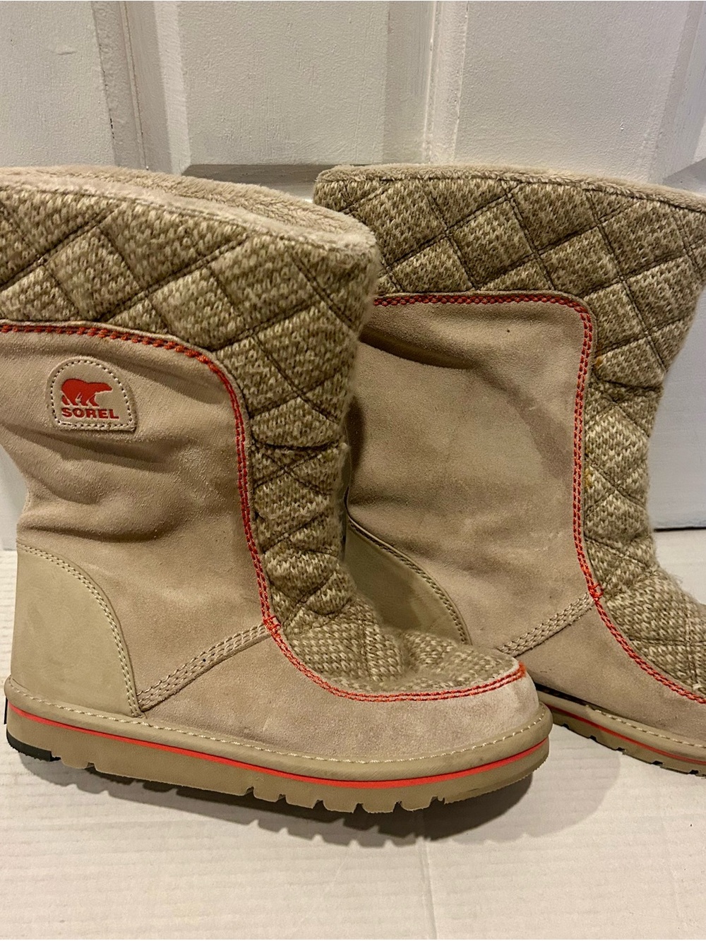 Sorel Women's Beige Quilted Winter Boots with Red Trim